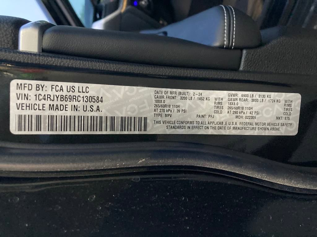 New 2024 Jeep Grand Cherokee Limited 4xe w/ Luxury Tech Group II image 31