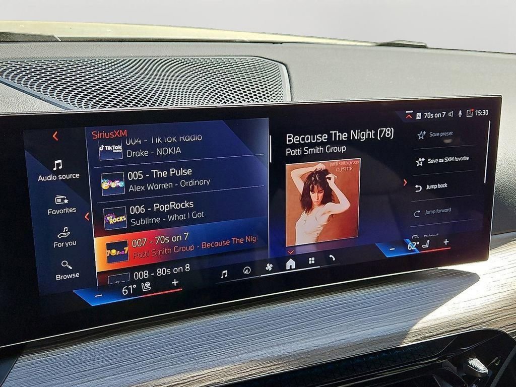 Used 2025 BMW i4 xDrive40i w/ Parking Assistance Package image 18