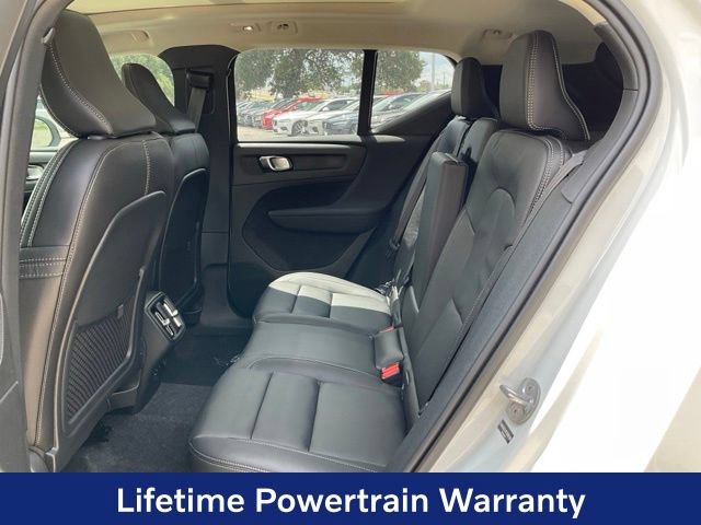 New 2026 Volvo XC40 B4 Core w/ Climate Package FWD image 21