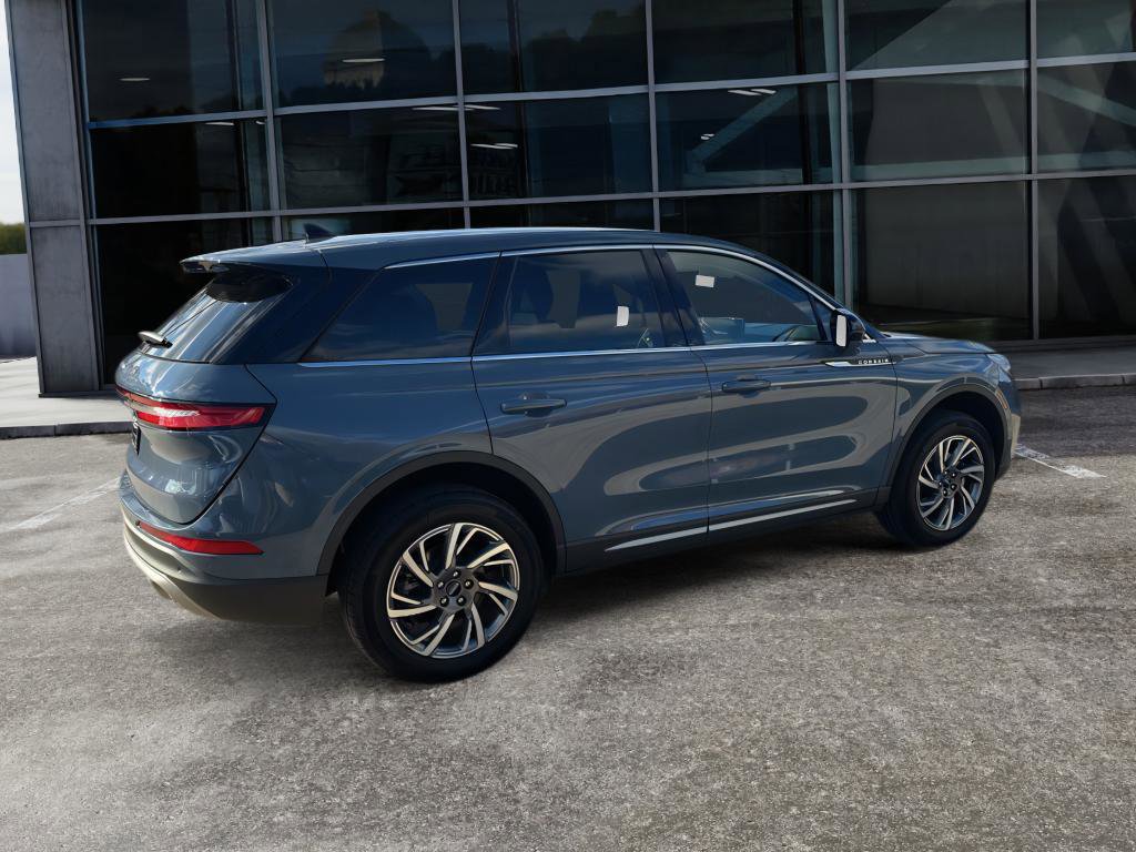 Used 2025 Lincoln Corsair Premiere image 8