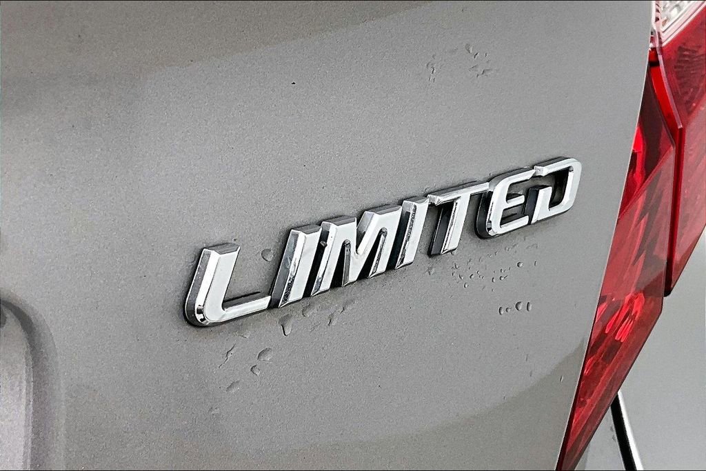 Used 2019 Toyota C-HR Limited image 37