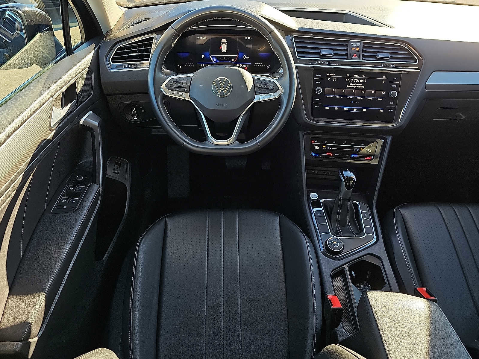 Used 2024 Volkswagen Tiguan SE image 12