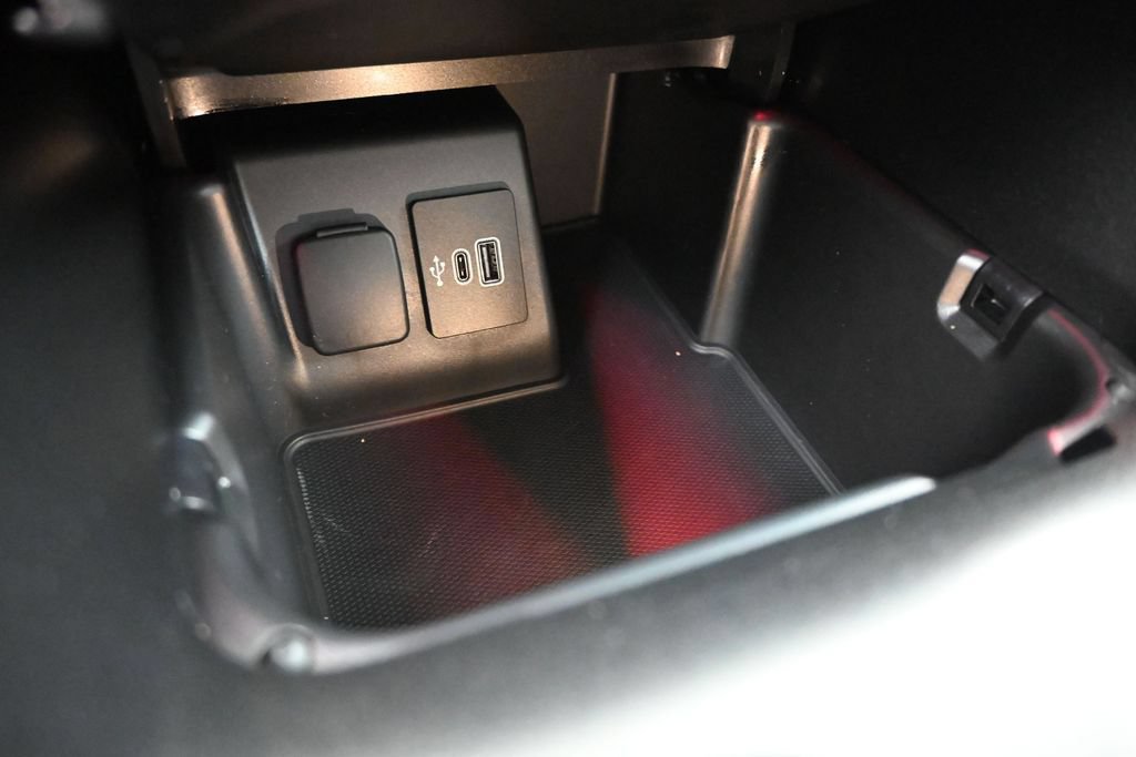 Used 2025 Ford Explorer ST RWD image 18