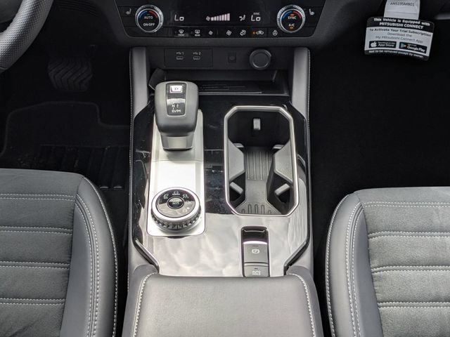 New 2026 Mitsubishi Outlander SE FWD image 20