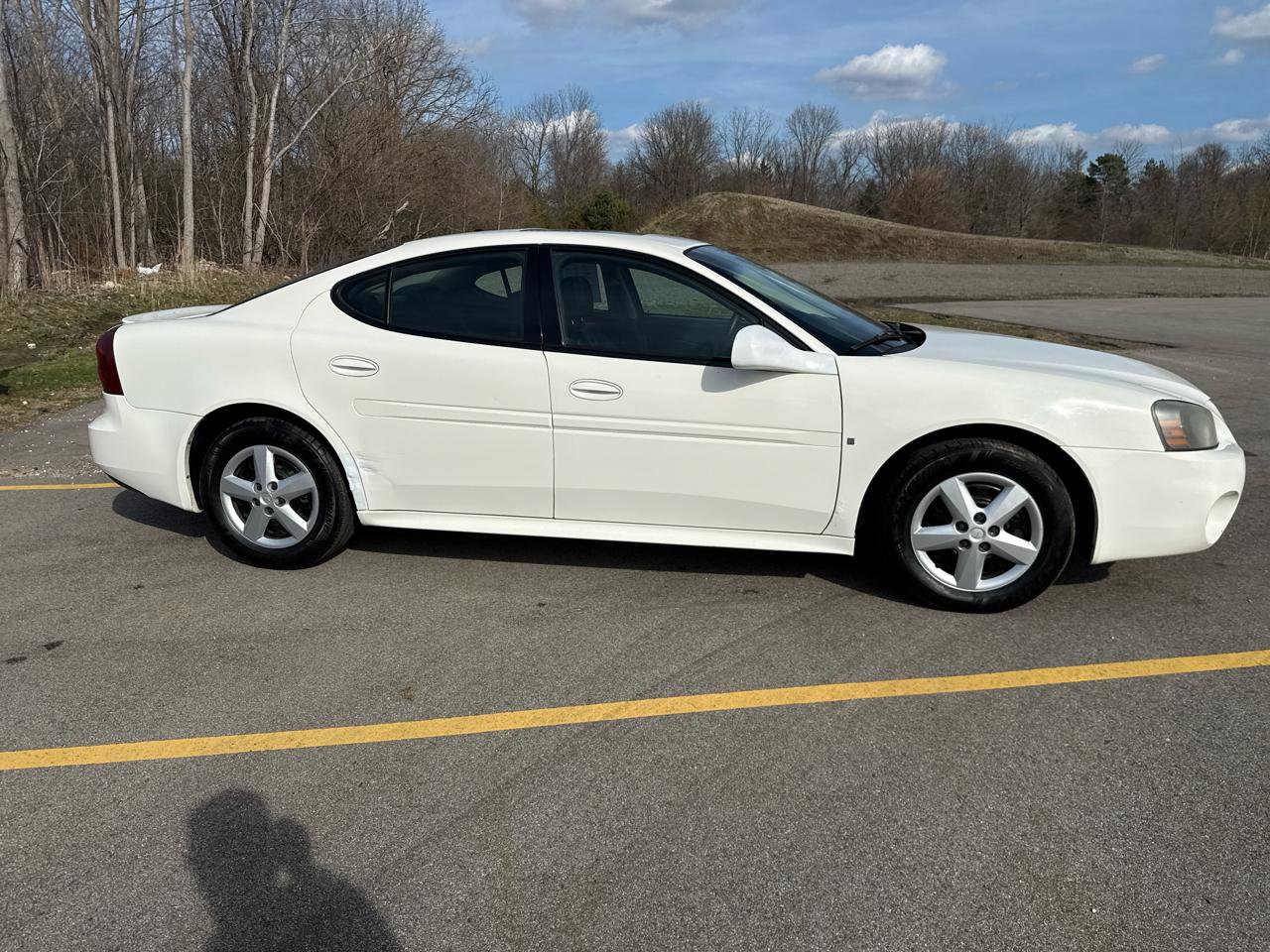 Used 2008 Pontiac Grand Prix w/ Premium Package image 4