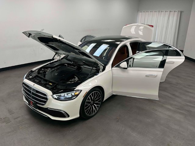 Used 2022 Mercedes-Benz S 580 4MATIC Sedan w/ Rear Seat Package image 12