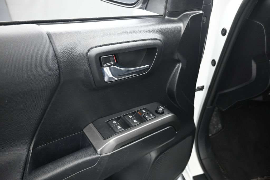 Used 2019 Toyota Tacoma TRD Sport RWD image 10
