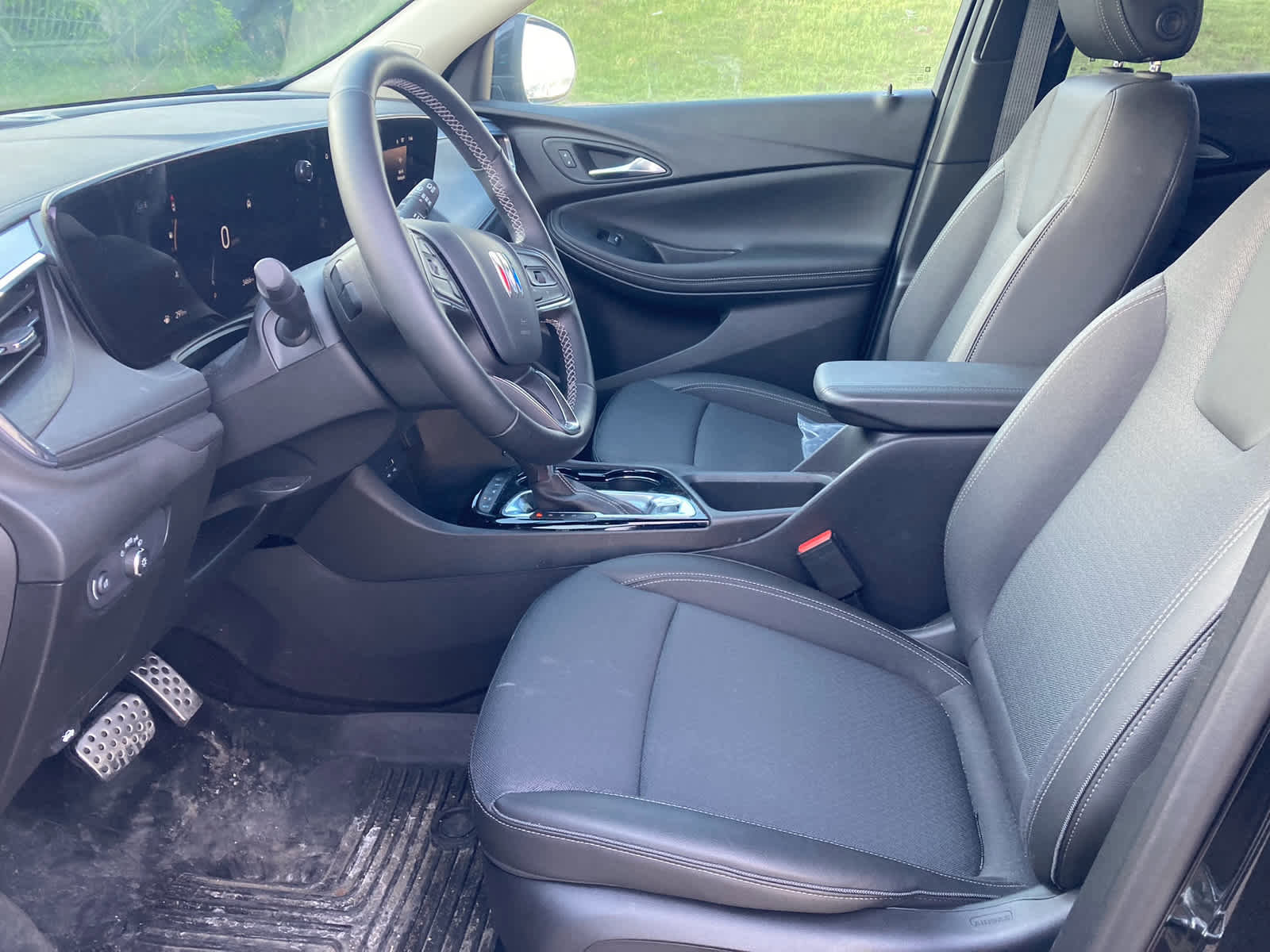 Used 2025 Buick Encore GX Preferred w/ Comfort Package AWD/4WD image 16