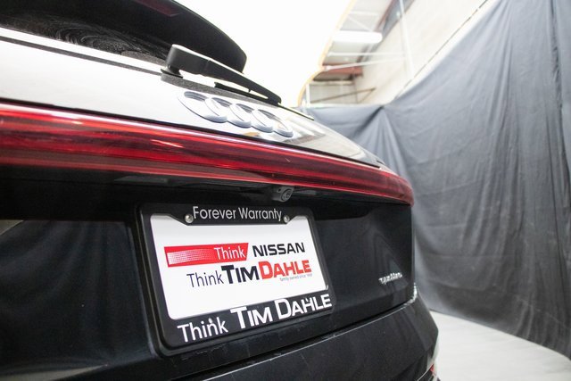 Used 2022 Audi e-tron Premium Plus w/ Premium Plus Package image 13