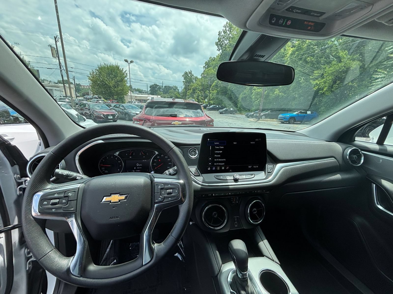 Used 2025 Chevrolet Blazer LT FWD image 30