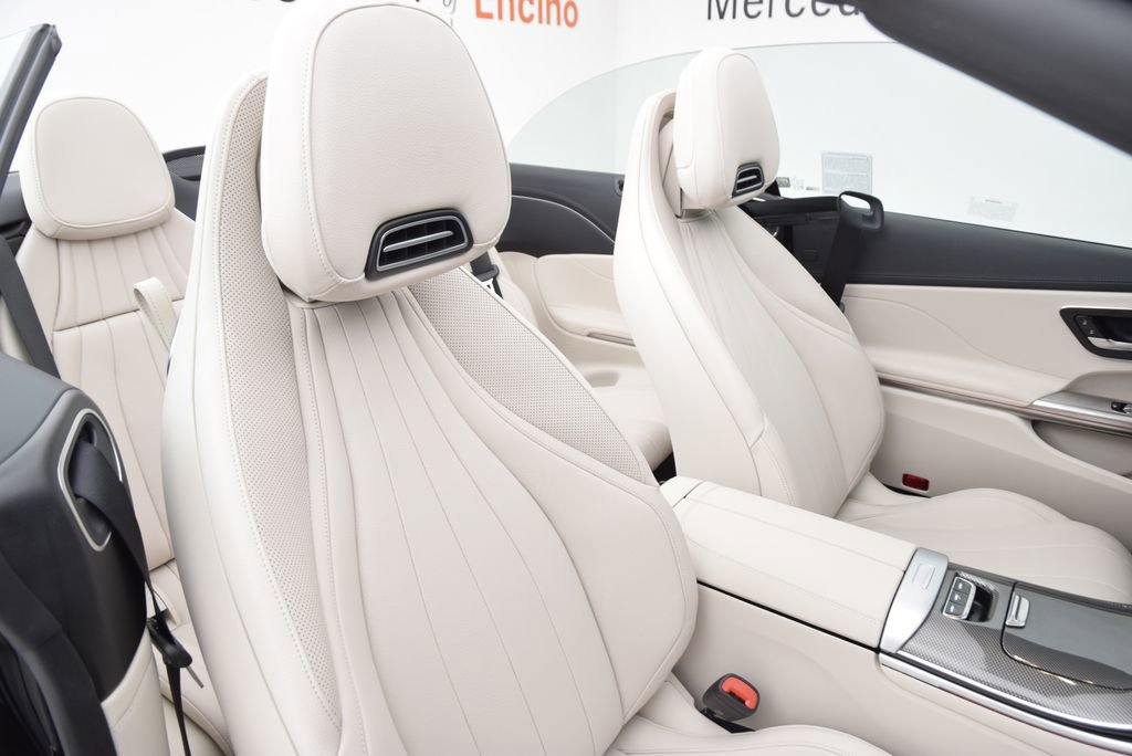 Used 2025 Mercedes-Benz CLE 53 AMG 4MATIC Cabriolet image 17