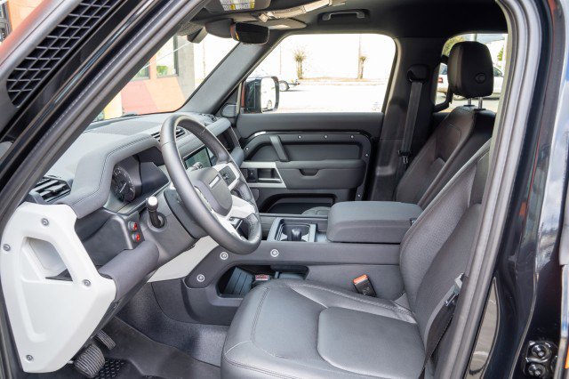 Used 2023 Land Rover Defender 110 S image 19