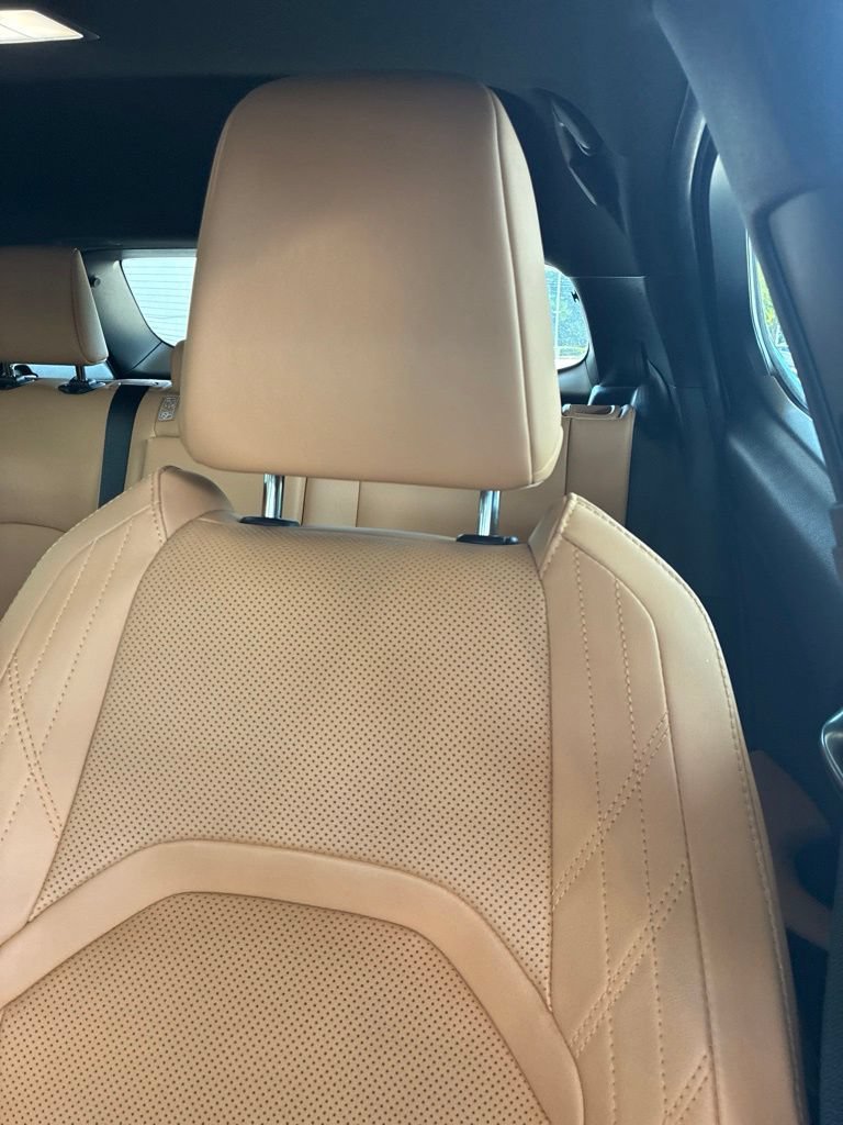 Used 2023 Lexus UX 250h FWD w/ Accessory Package (Z1) image 5