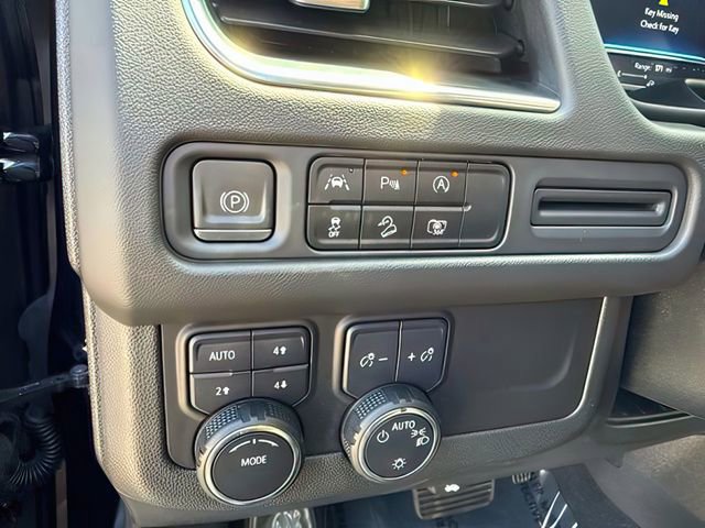 Used 2023 Chevrolet Tahoe Z71 w/ Luxury Package AWD/4WD image 19