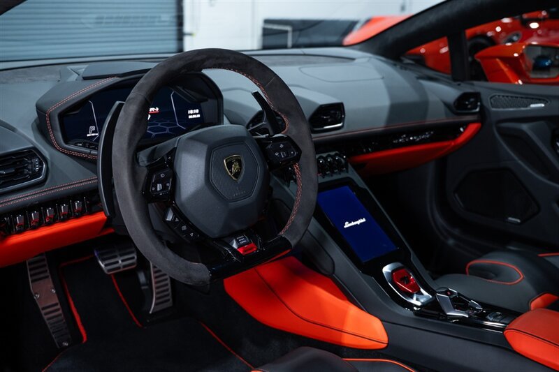 Used 2021 Lamborghini Huracan EVO AWD/4WD image 47