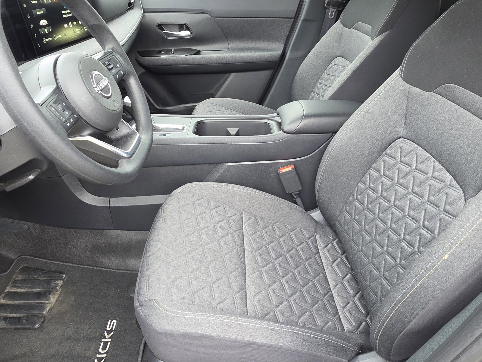 Used 2025 Nissan Kicks SV image 10