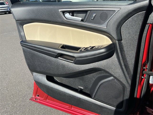 Used 2020 Ford Edge SEL w/ Convenience Package image 25