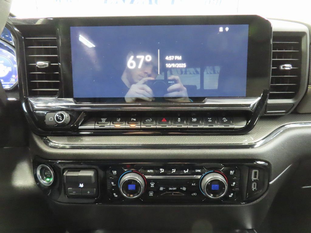 Used 2025 Chevrolet Silverado 2500 ZR2 w/ Technology Package image 13