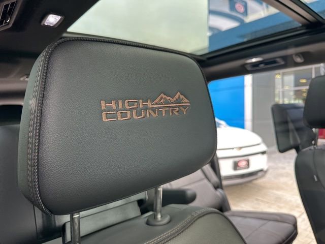 Used 2026 Chevrolet Suburban High Country AWD/4WD image 20