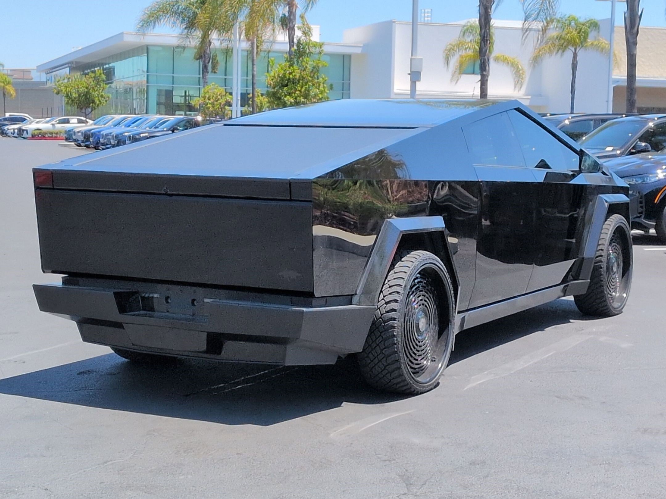 Used 2024 Tesla Cybertruck Cyberbeast AWD/4WD image 9