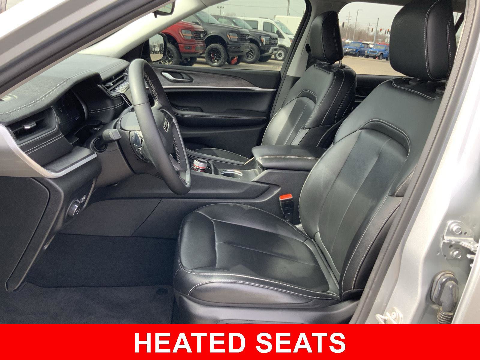 Used 2023 Jeep Grand Cherokee L Limited image 4