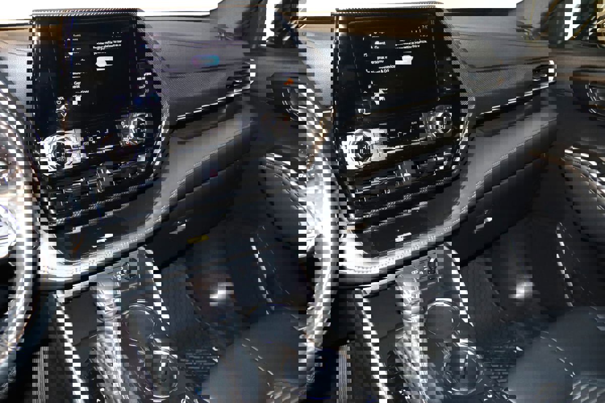 Used 2023 Toyota Highlander L image 44