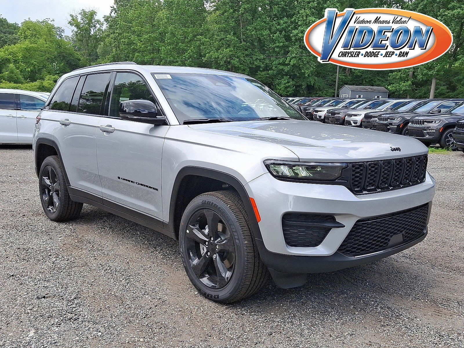 New 2025 Jeep Grand Cherokee Altitude