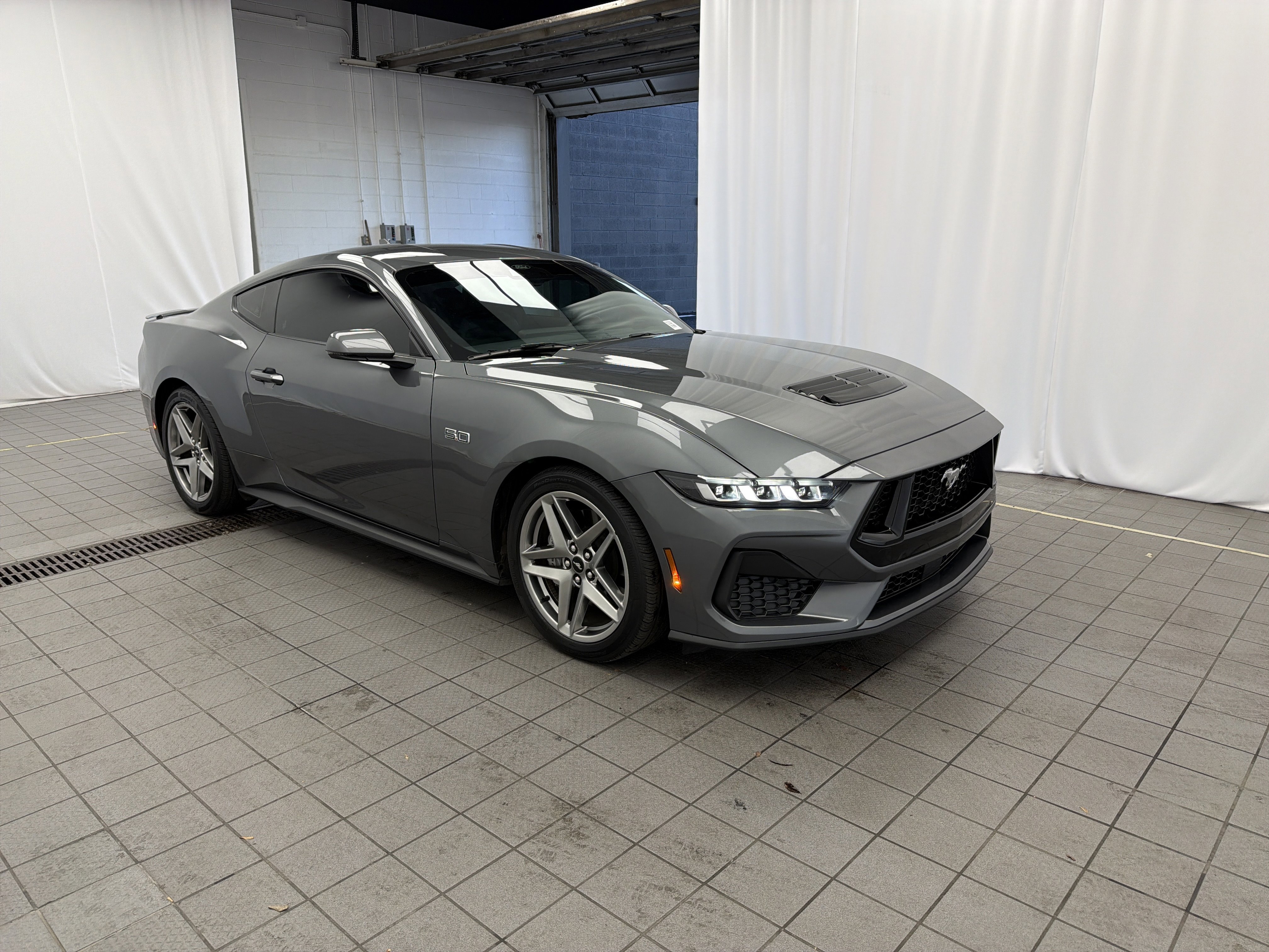 Used 2024 Ford Mustang GT Premium image 3