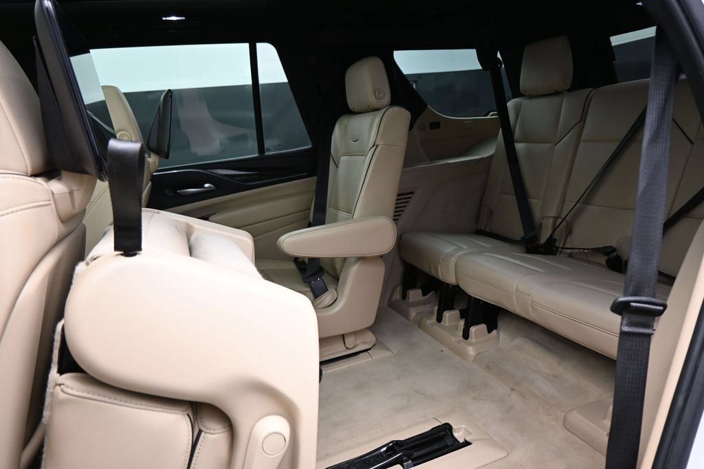 Used 2023 Cadillac Escalade Premium Luxury AWD/4WD image 34