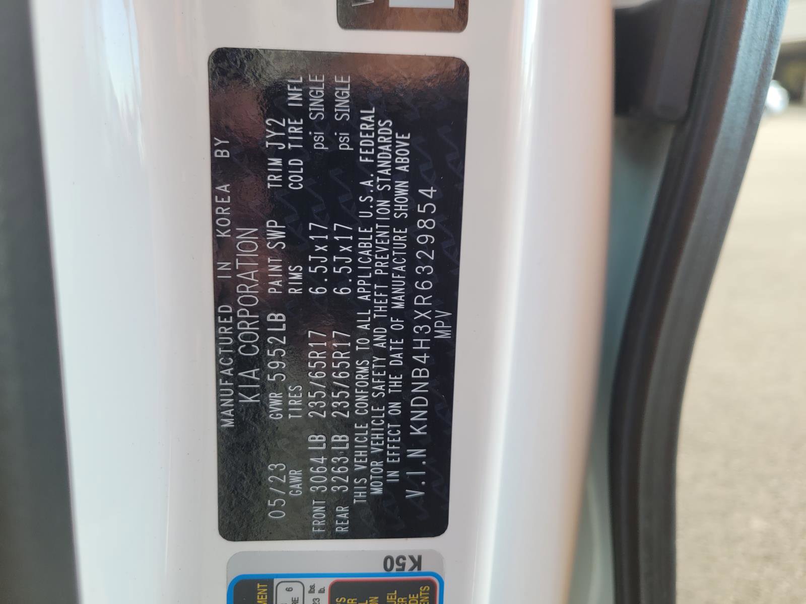 Used 2024 Kia Carnival LX image 29