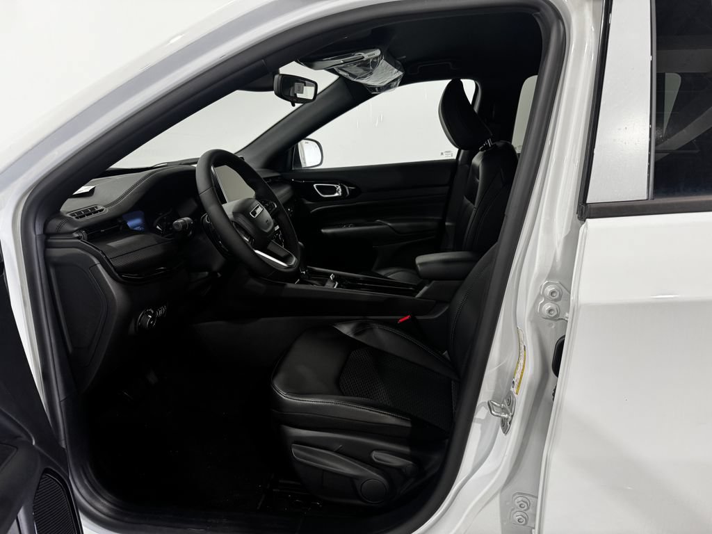 New 2026 Jeep Compass Latitude AWD/4WD image 14