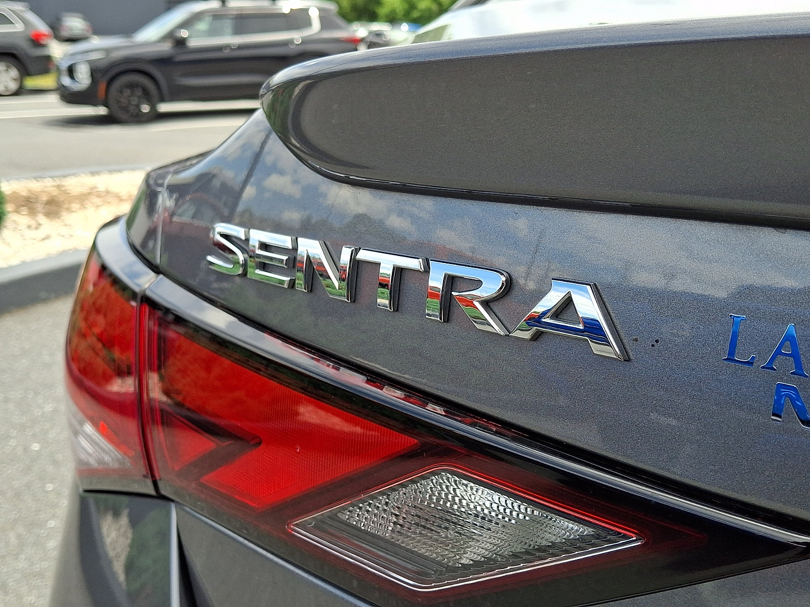 Used 2020 Nissan Sentra SR w/ Premium Package FWD image 30