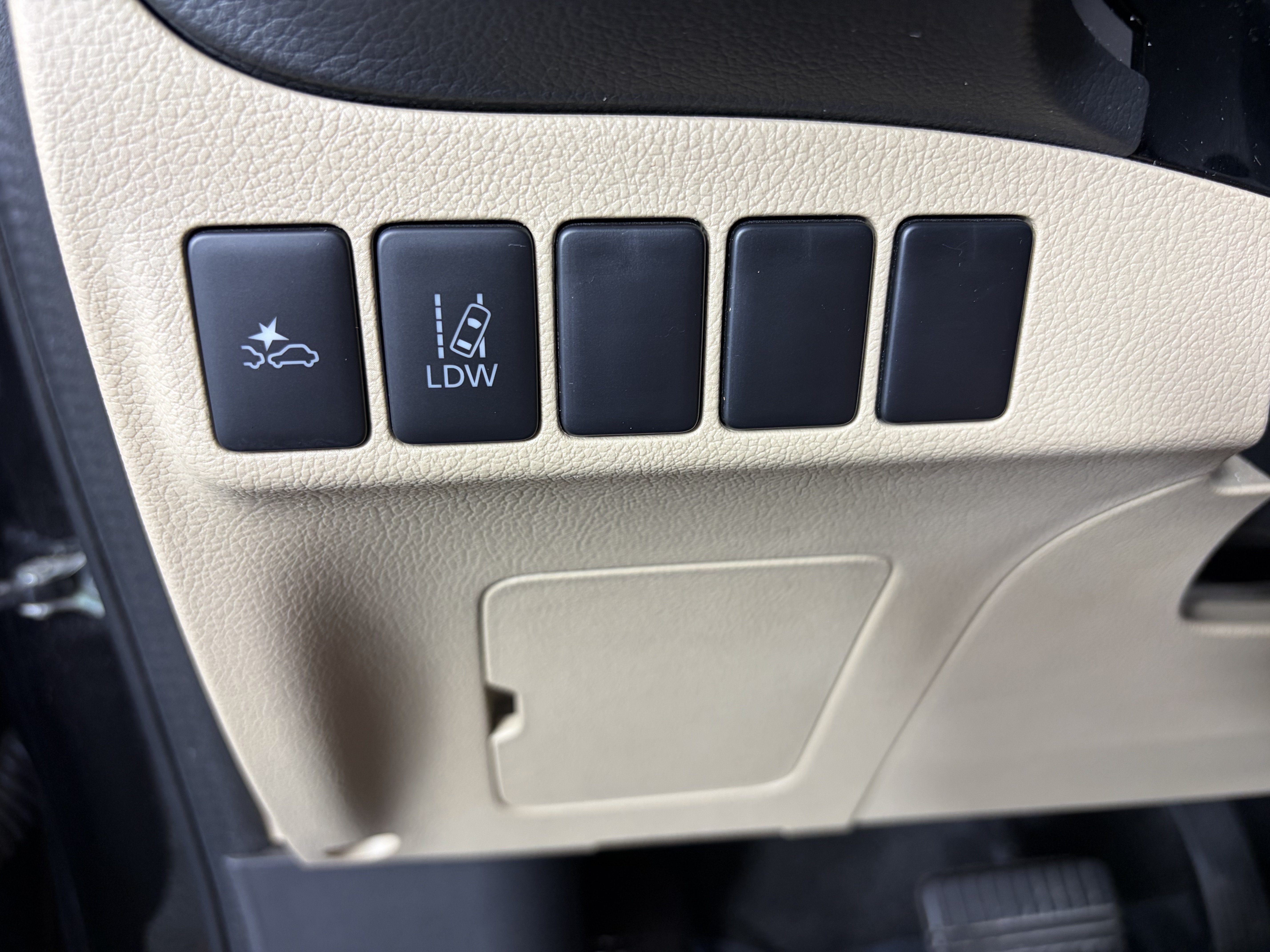 Used 2016 Mitsubishi Outlander SEL AWD/4WD image 27