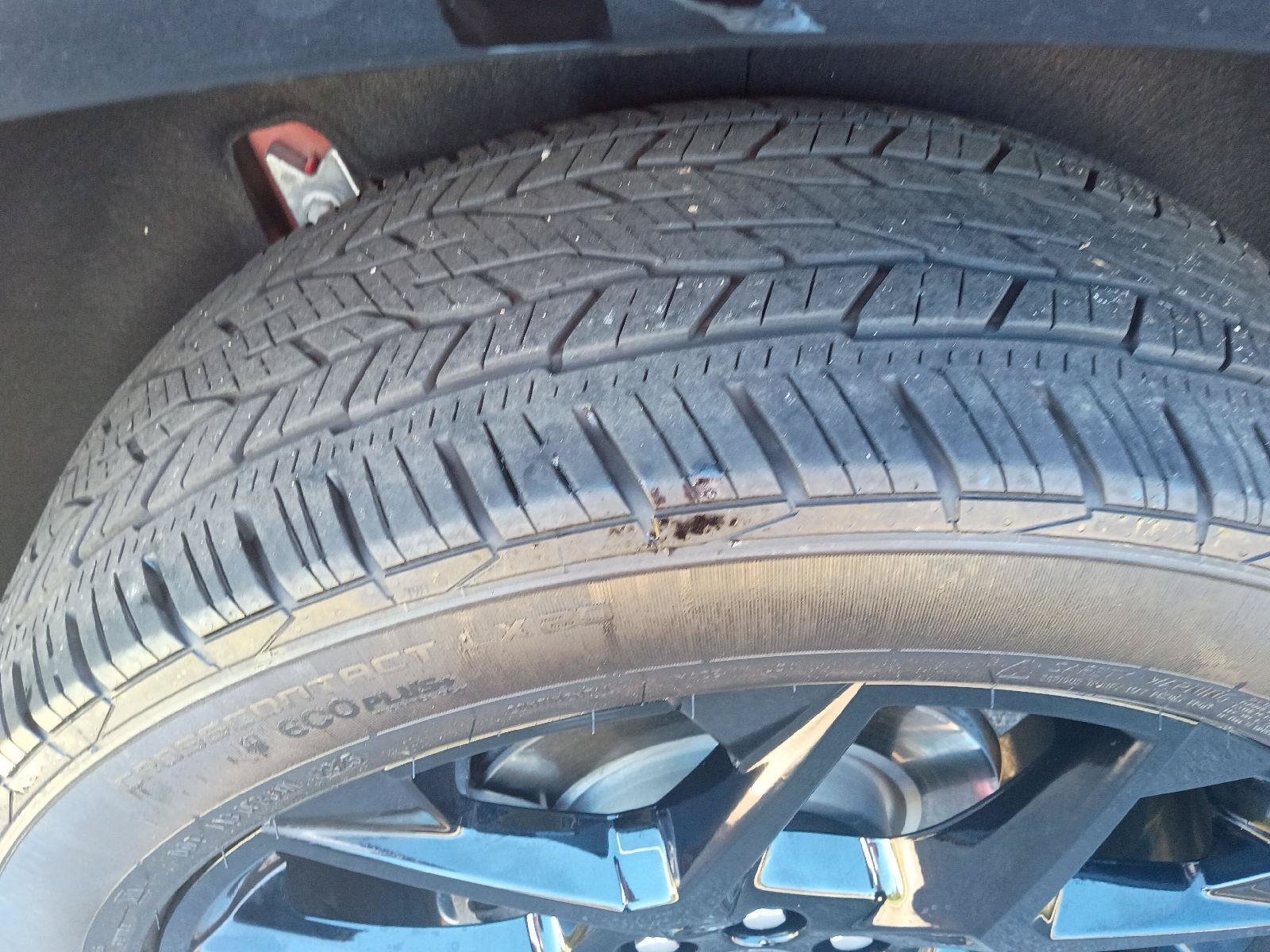 Used 2026 Chevrolet Traverse RS FWD image 16