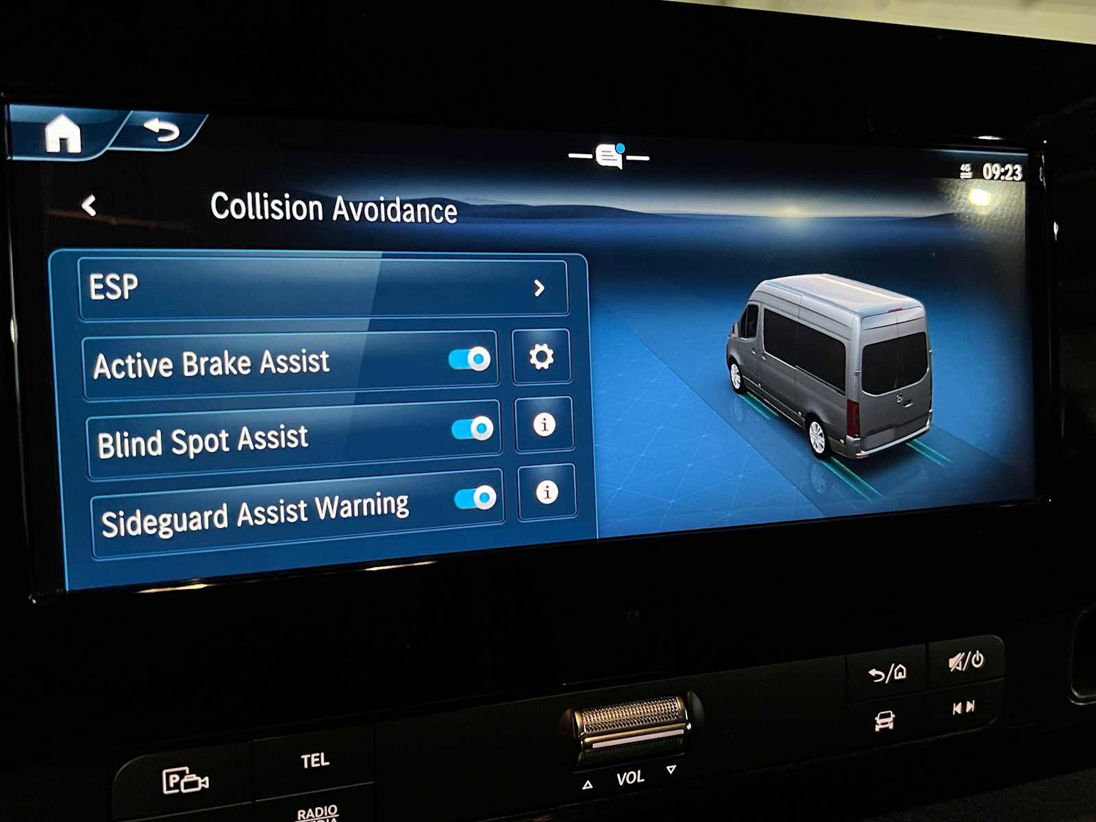 Used 2025 Mercedes-Benz Sprinter 2500 image 32