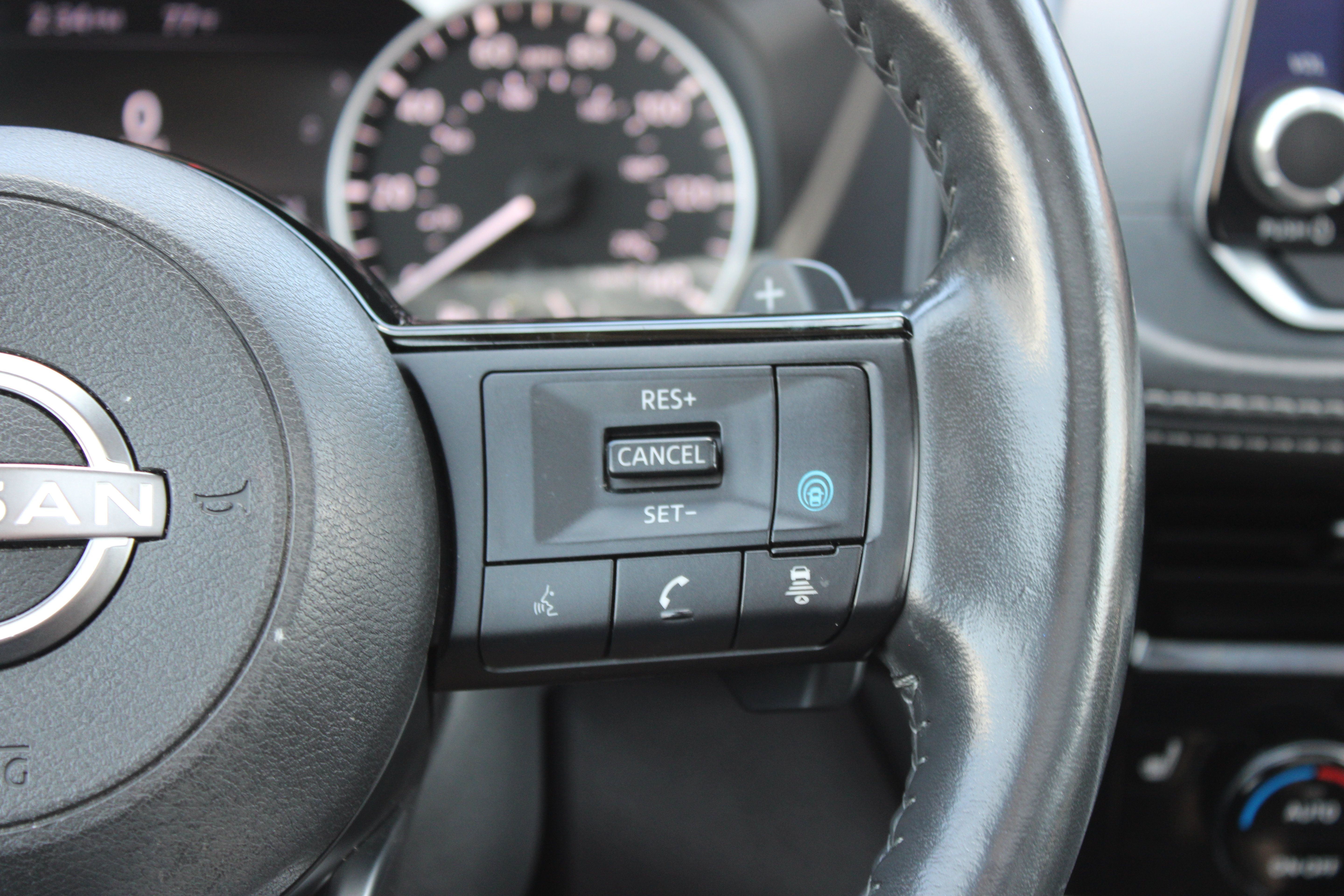 Certified 2023 Nissan Rogue SV w/ SV Premium Package AWD/4WD image 25
