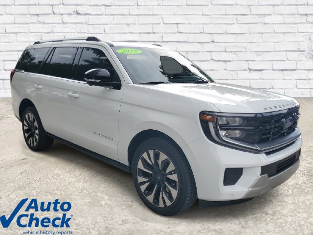 Used 2025 Ford Expedition Platinum w/ Driver's Package AWD/4WD image 5