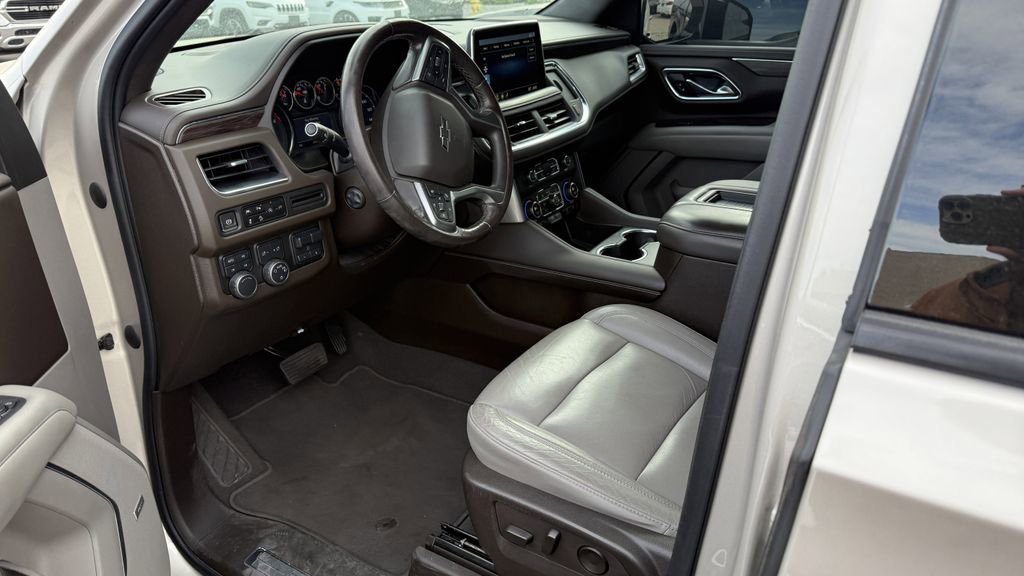 Used 2021 Chevrolet Tahoe Z71 w/ Z71 Signature Package image 3