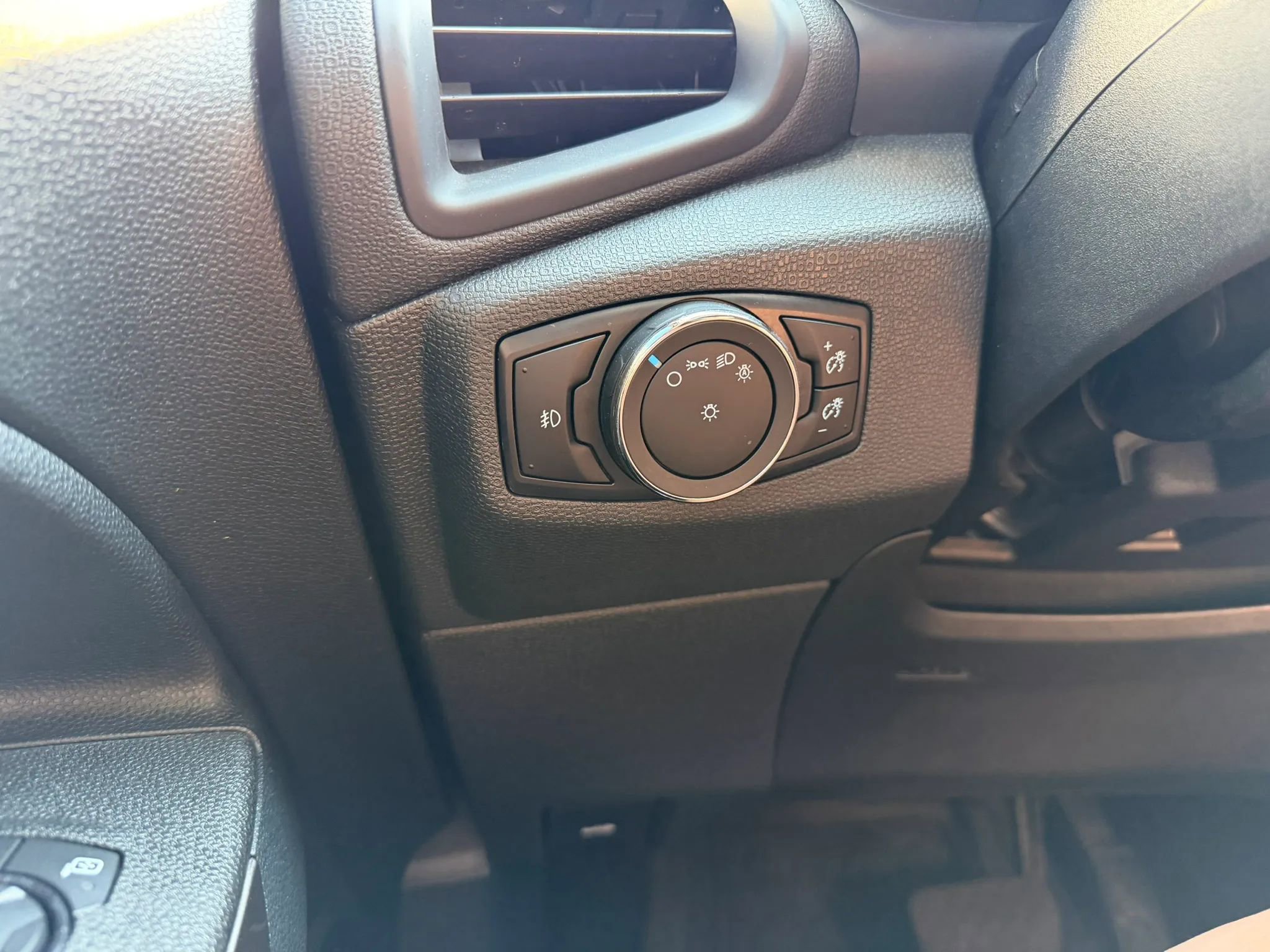 Used 2021 Ford EcoSport SE image 18