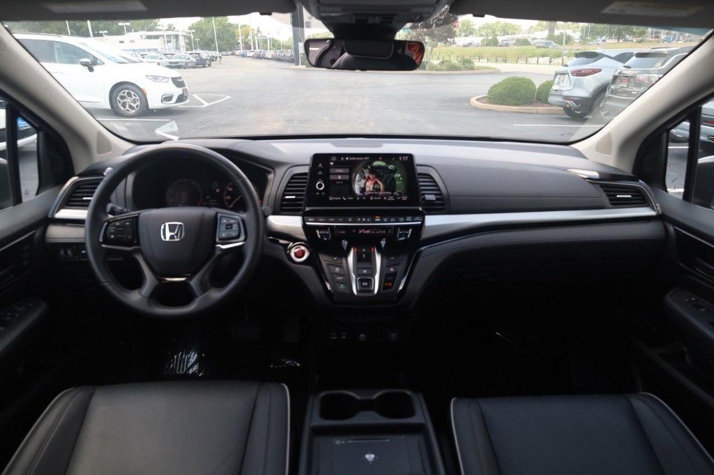 Certified 2025 Honda Odyssey Touring image 7