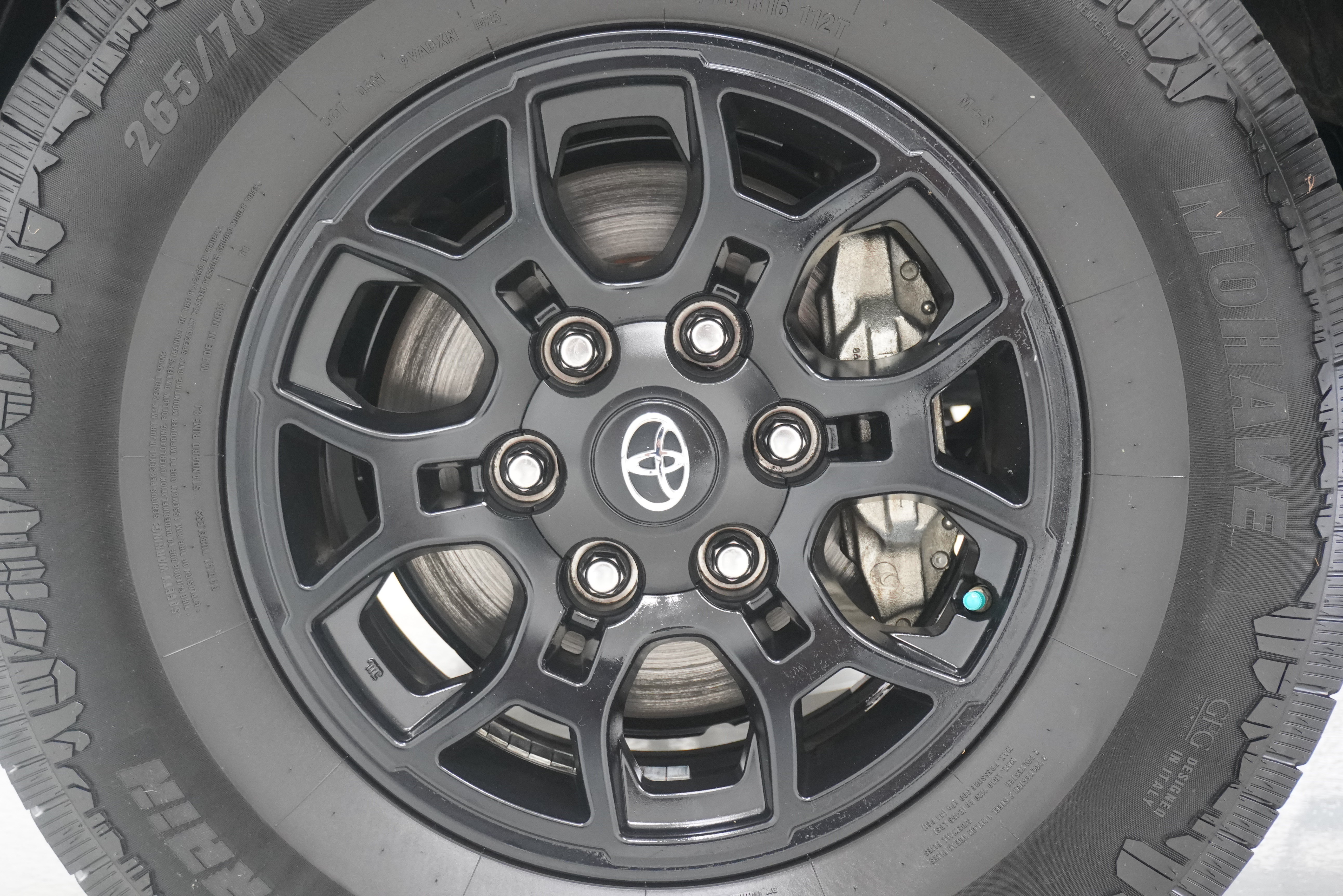 Used 2020 Toyota Tacoma SR5 RWD image 23