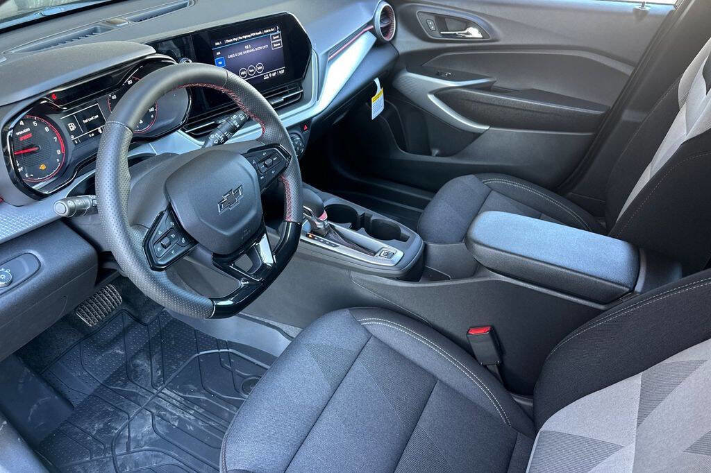 New 2026 Chevrolet Trax RS image 11