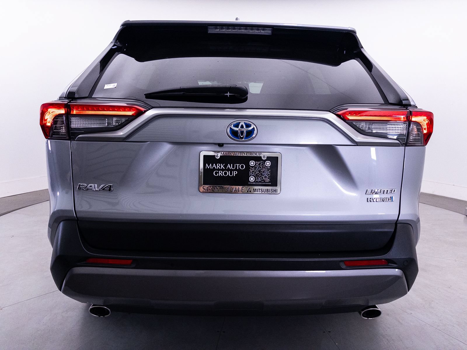Used 2019 Toyota RAV4 Limited w/ Carpet Mat Package AWD/4WD image 17