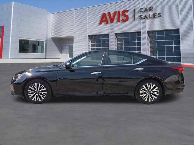 Used 2025 Nissan Altima 2.5 SV FWD image 9