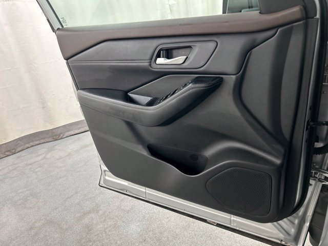 Used 2023 Nissan Rogue SV w/ SV Premium B Package AWD/4WD image 19
