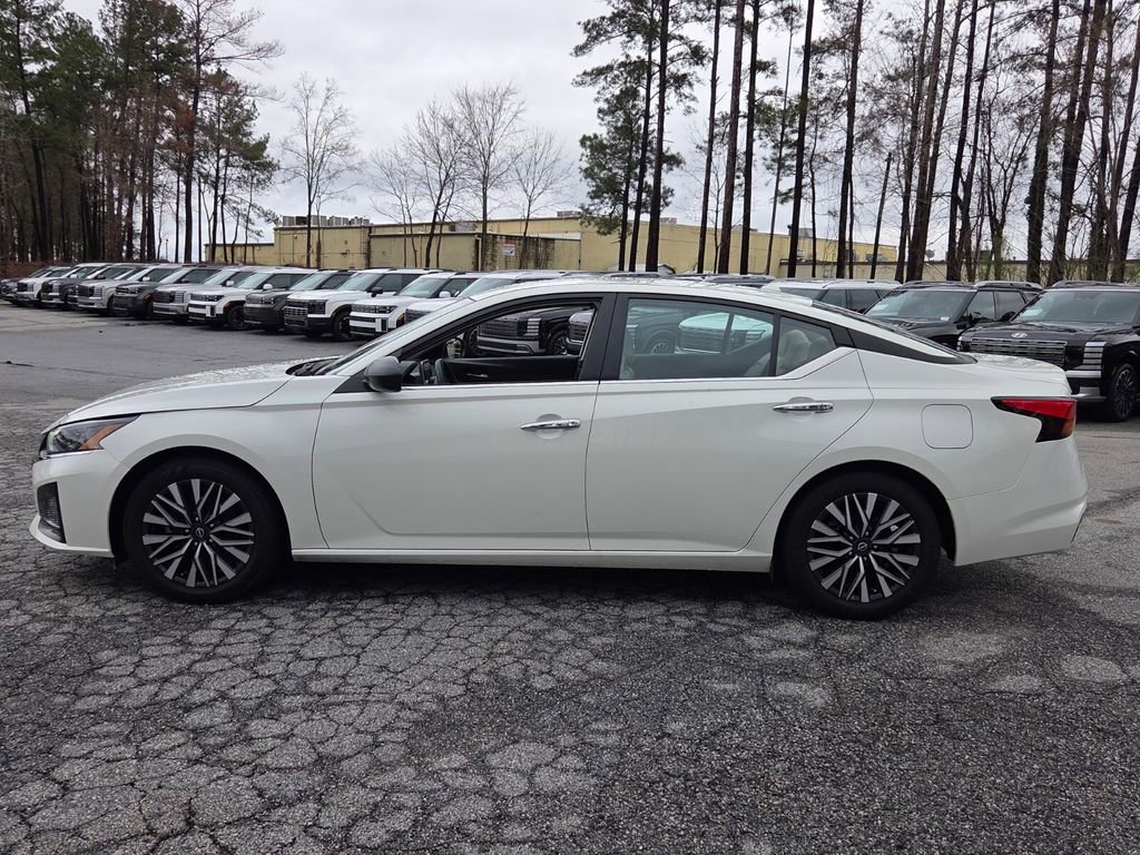 Used 2025 Nissan Altima 2.5 SV image 4