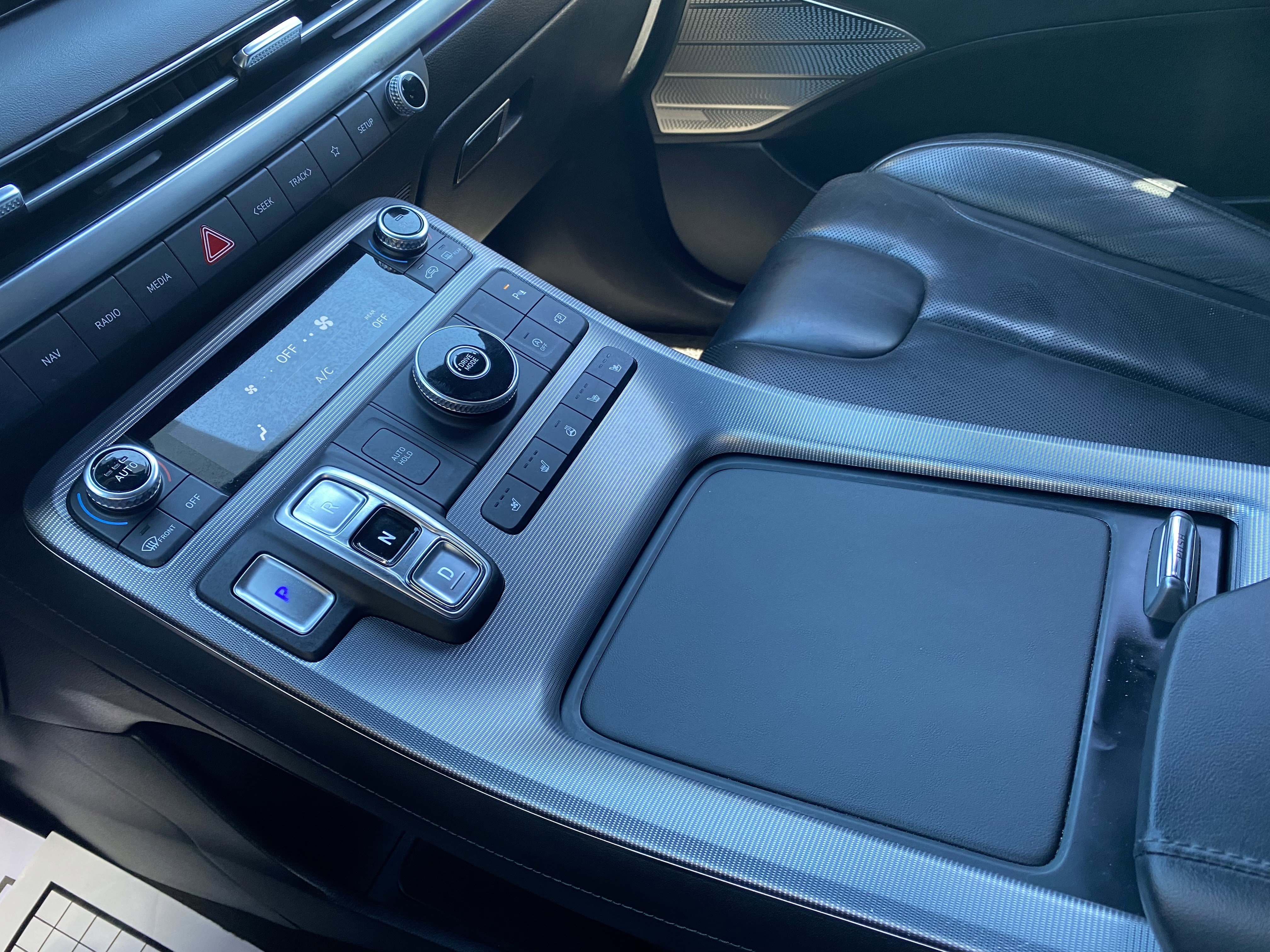 Used 2023 Hyundai Palisade Calligraphy image 31