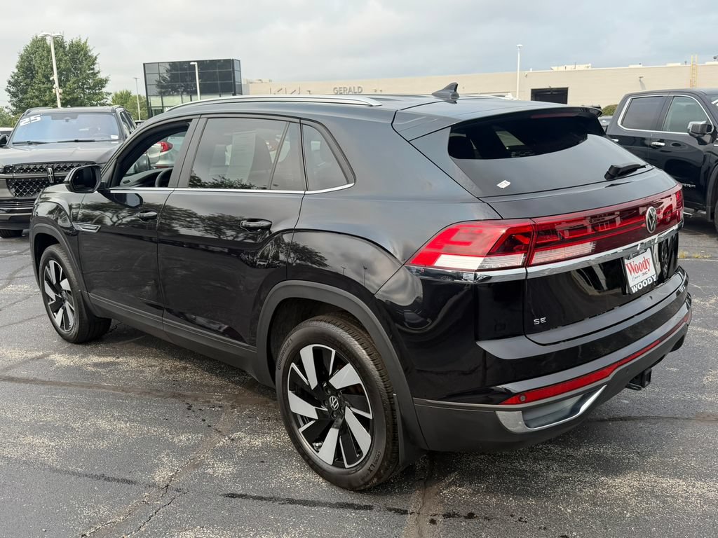 Used 2024 Volkswagen Atlas Cross Sport SE AWD/4WD image 7