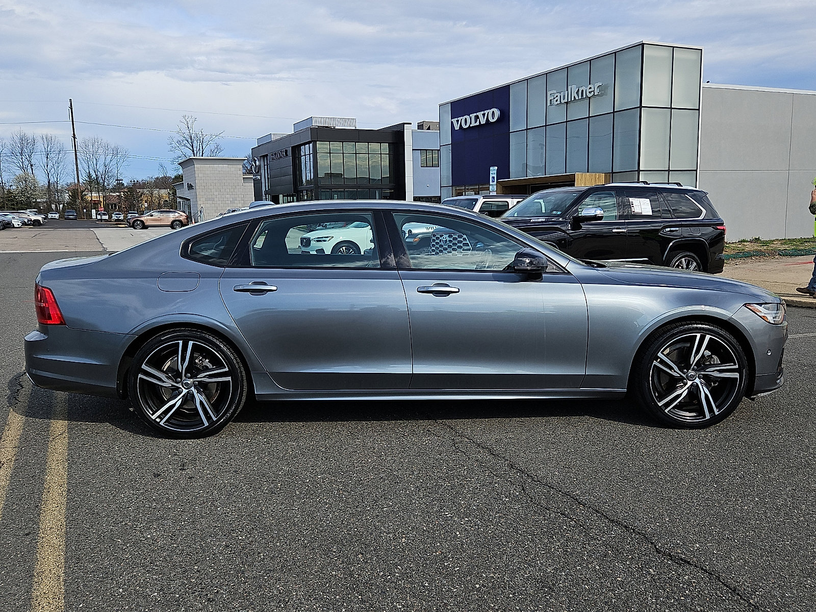Used 2020 Volvo S90 T6 R-Design image 7