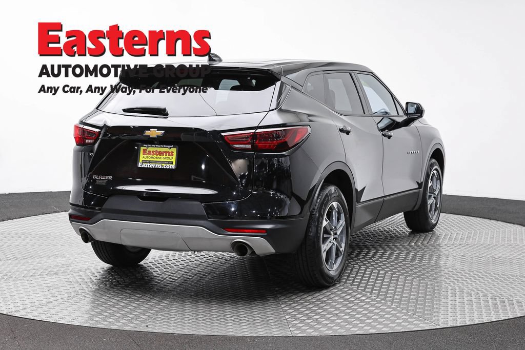 Used 2025 Chevrolet Blazer LT FWD image 5
